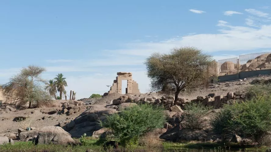 elephantine ross burns manar al athar
